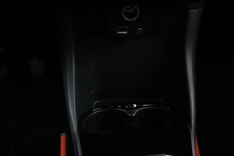 Toyota Aygo - 1.0 VVT-i x-clusiv 26