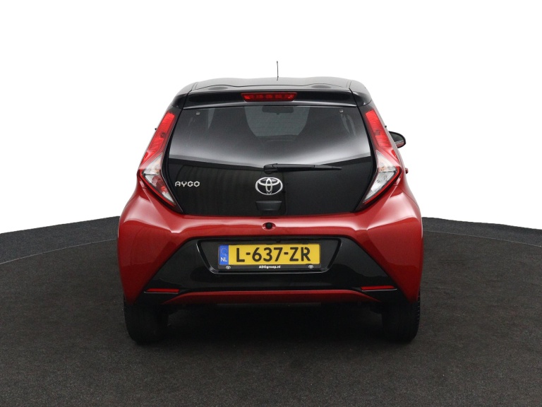 Toyota Aygo - 1.0 VVT-i x-clusiv 8