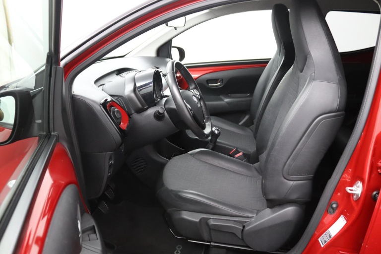 Toyota Aygo - 1.0 VVT-i x-clusiv 9