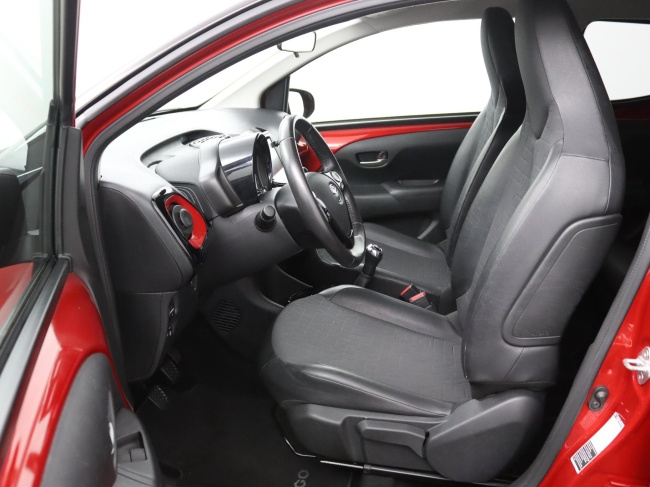 Toyota Aygo - 1.0 VVT-i x-clusiv