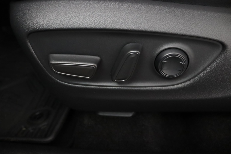 Toyota RAV4 - 2.5 Plug-in Hybrid AWD Bi-Tone Plus 10