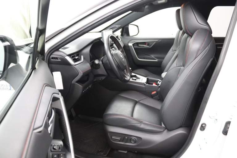 Toyota RAV4 - 2.5 Plug-in Hybrid AWD Bi-Tone Plus 9