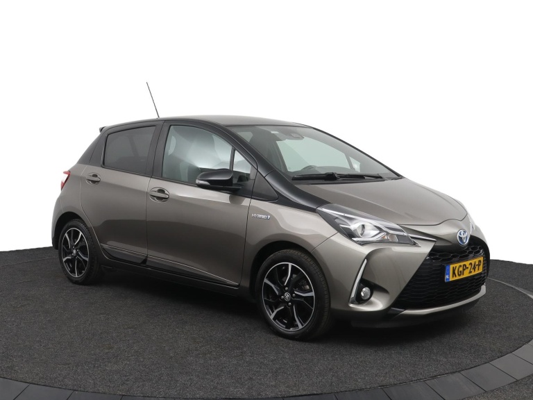 Toyota Yaris - 1.5 Hybrid Bi-Tone 14