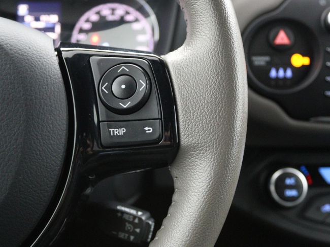 Toyota Yaris - 1.5 Hybrid Bi-Tone