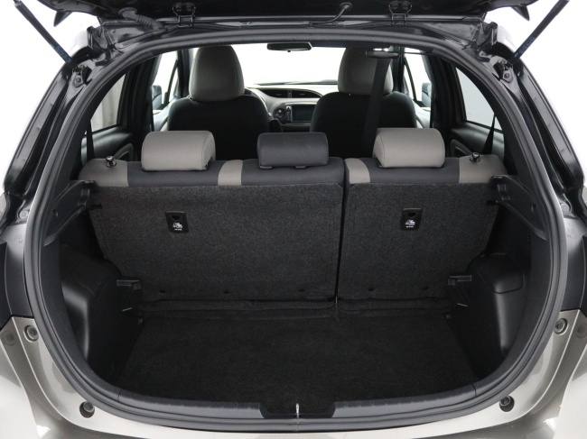 Toyota Yaris - 1.5 Hybrid Bi-Tone