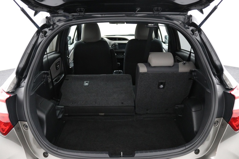 Toyota Yaris - 1.5 Hybrid Bi-Tone 24