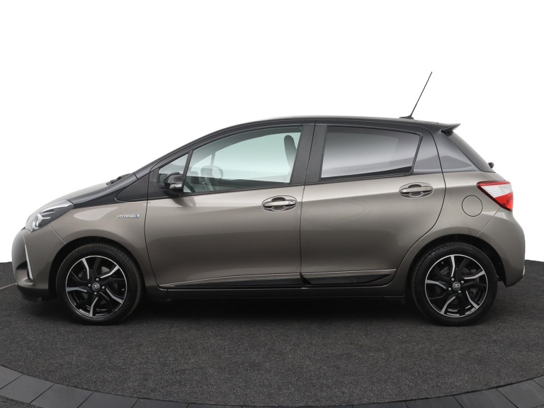 Toyota Yaris - 1.5 Hybrid Bi-Tone 3