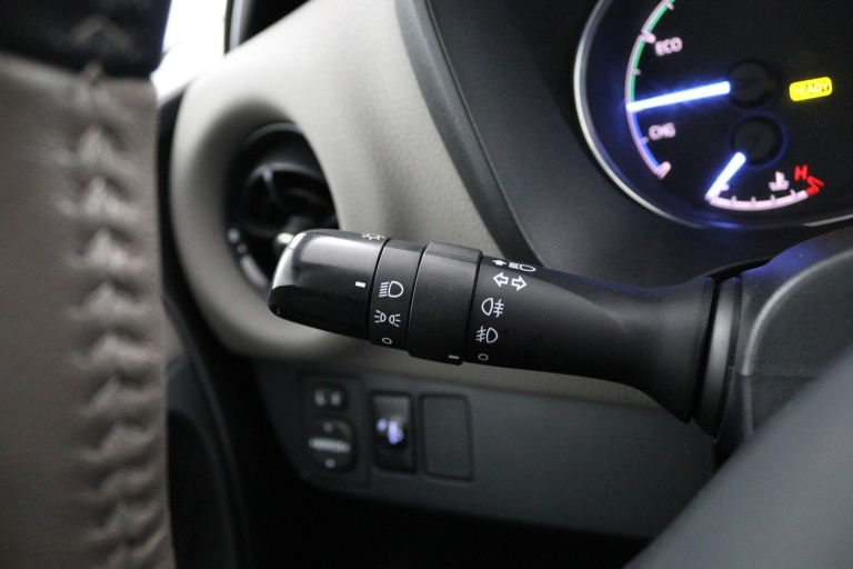 Toyota Yaris - 1.5 Hybrid Bi-Tone 30