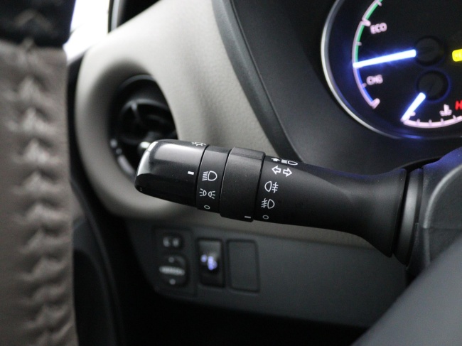 Toyota Yaris - 1.5 Hybrid Bi-Tone