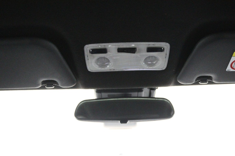 Toyota Yaris - 1.5 Hybrid Bi-Tone 32