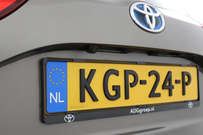 Toyota Yaris - 1.5 Hybrid Bi-Tone 37