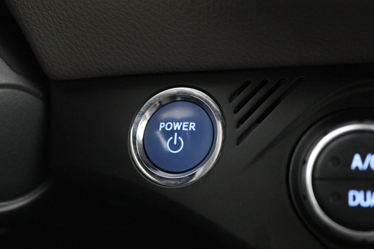 Toyota Yaris - 1.5 Hybrid Bi-Tone 40