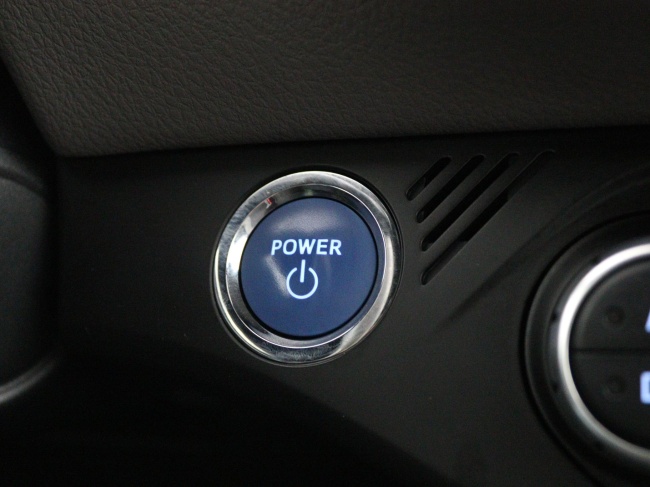 Toyota Yaris - 1.5 Hybrid Bi-Tone