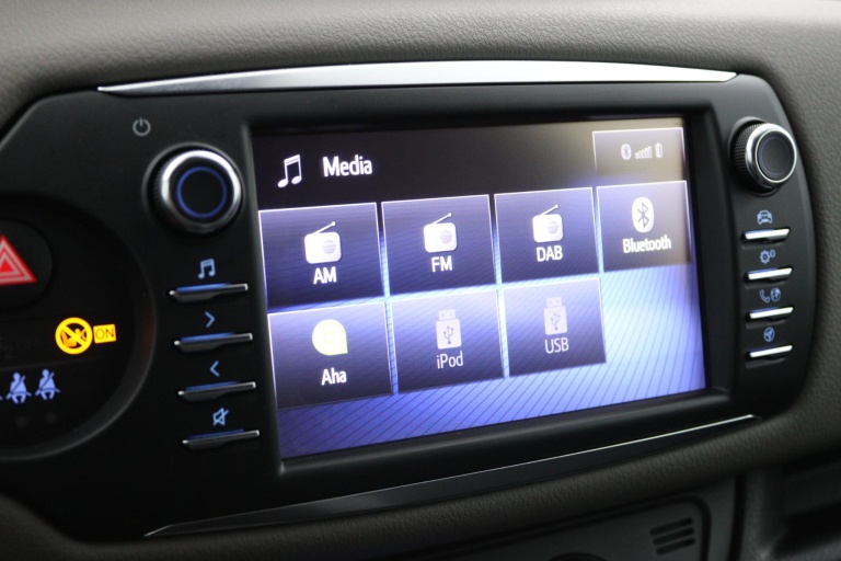 Toyota Yaris - 1.5 Hybrid Bi-Tone 42