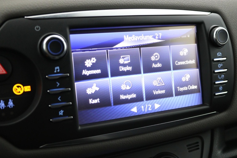 Toyota Yaris - 1.5 Hybrid Bi-Tone 43