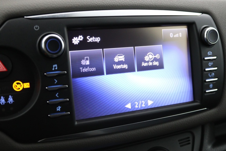 Toyota Yaris - 1.5 Hybrid Bi-Tone 44