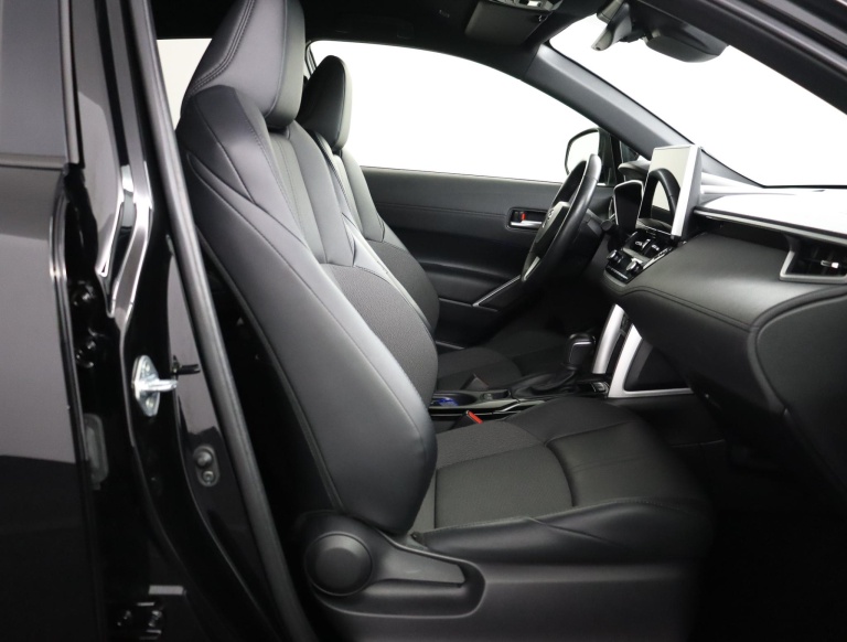 Toyota Corolla Cross - Hybrid 140 Style 22