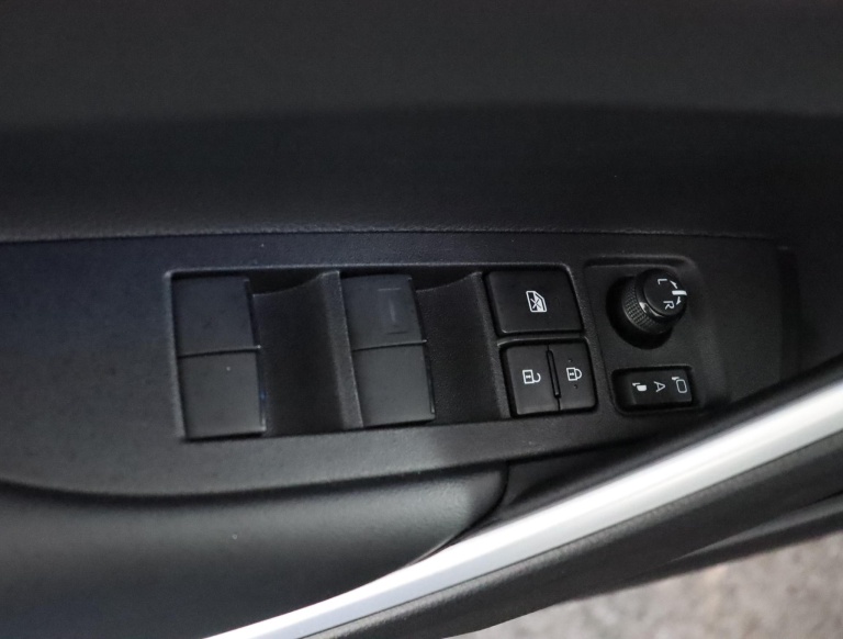 Toyota Corolla Cross - Hybrid 140 Style 28