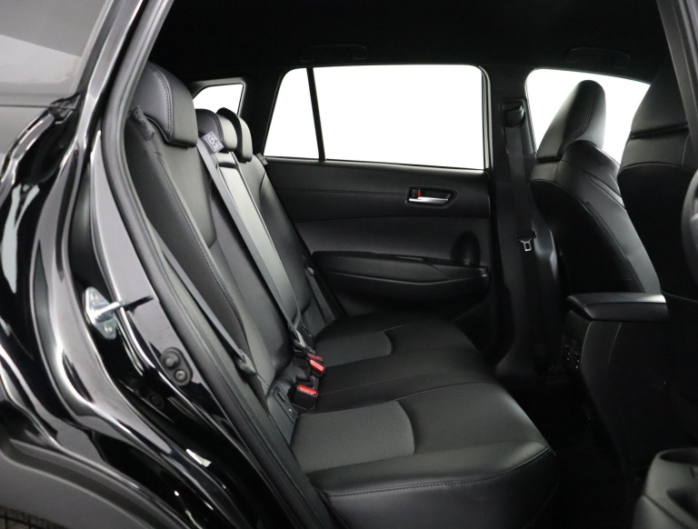 Toyota Corolla Cross - Hybrid 140 Style 44