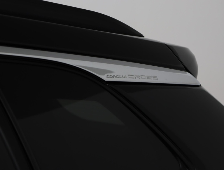 Toyota Corolla Cross - Hybrid 140 Style 65