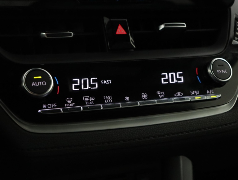 Toyota Corolla Cross - Hybrid 140 Style 7