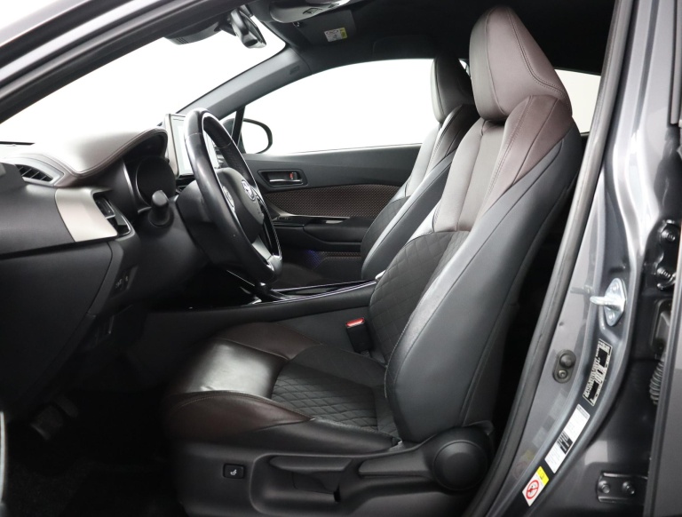 Toyota C-HR - 1.8 Hybrid First Edition 17