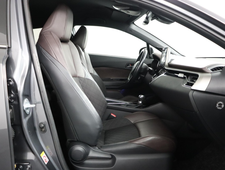 Toyota C-HR - 1.8 Hybrid First Edition 22