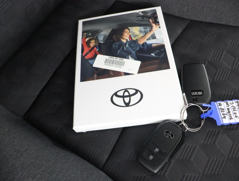 Toyota Yaris - 1.5 Hybrid 115 Dynamic 12