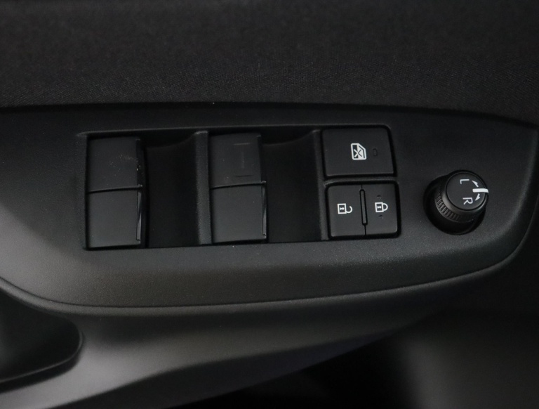 Toyota Yaris - 1.5 Hybrid 115 Dynamic 29