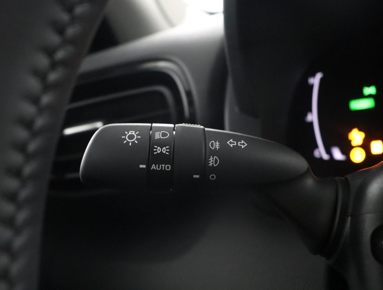Toyota Yaris - 1.5 Hybrid 115 Dynamic 31