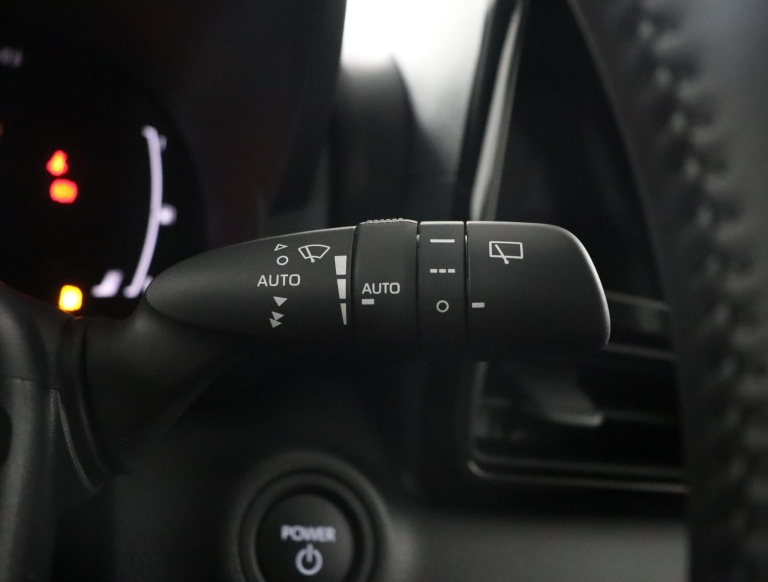 Toyota Yaris - 1.5 Hybrid 115 Dynamic 32