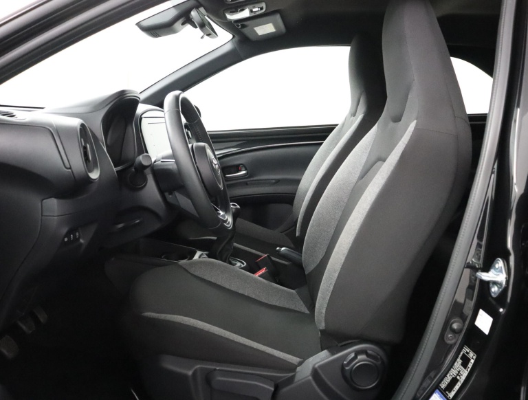 Toyota Aygo X - 1.0 VVT-i MT Play 16