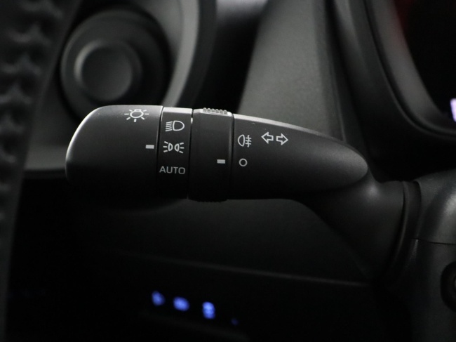 Toyota Aygo X - 1.0 VVT-i MT Play