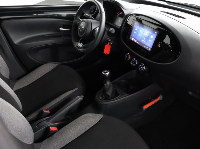 Toyota Aygo X - 1.0 VVT-i MT Play
