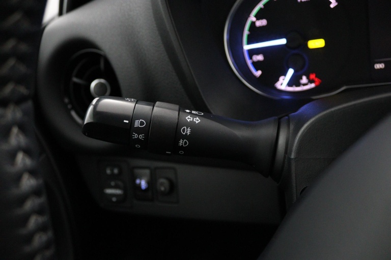 Toyota Yaris - 1.5 Hybrid Design Sport 28