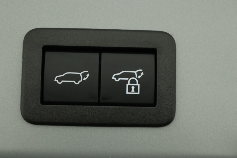 Toyota Corolla Cross - Hybrid 200 Style 43