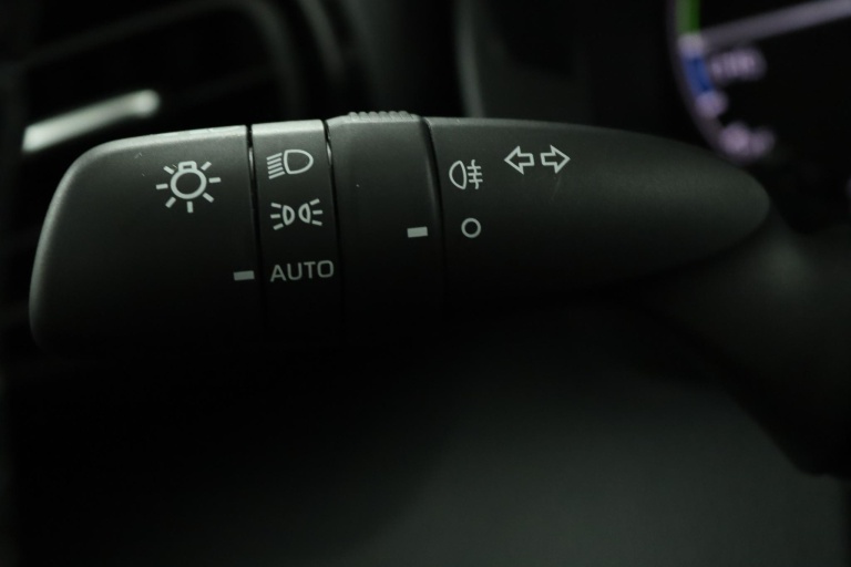 Toyota Yaris - 1.5 Hybrid Active 31