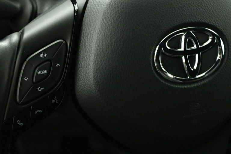 Toyota C-HR - 1.8 Hybrid Premium 19