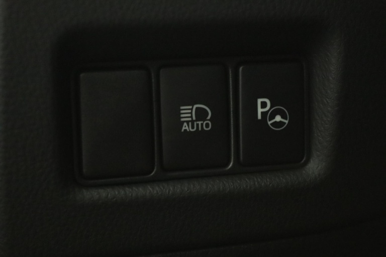 Toyota C-HR - 1.8 Hybrid Premium 30