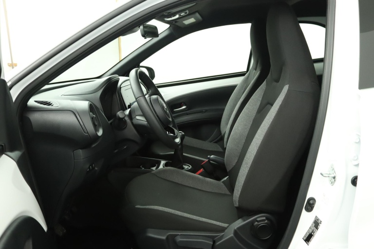 Toyota Aygo X - 1.0 VVT-i MT Play 17