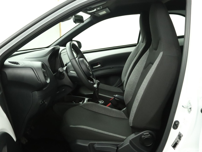 Toyota Aygo X - 1.0 VVT-i MT Play