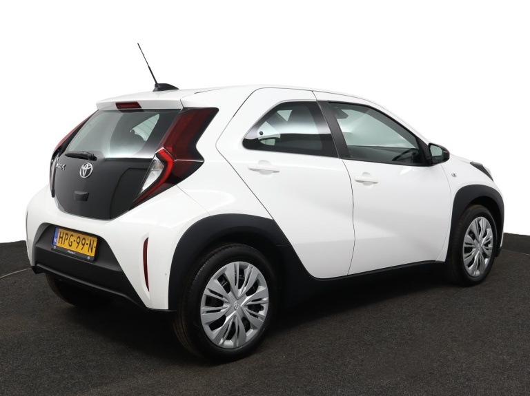 Toyota Aygo X - 1.0 VVT-i MT Play 2