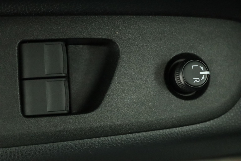 Toyota Aygo X - 1.0 VVT-i MT Play 28