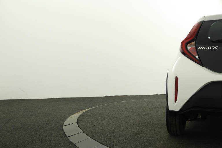 Toyota Aygo X - 1.0 VVT-i MT Play 40
