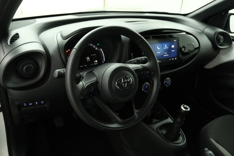 Toyota Aygo X - 1.0 VVT-i MT Play 58