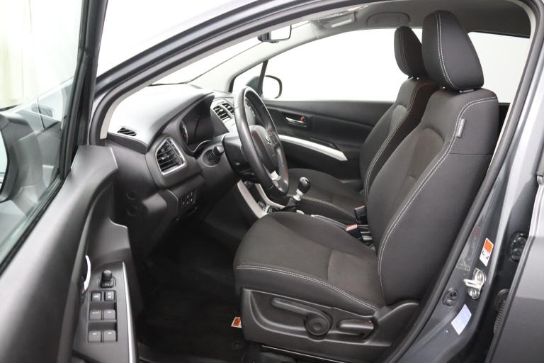 Suzuki S-Cross - 1.4 Boosterjet Select Smart Hybrid 9