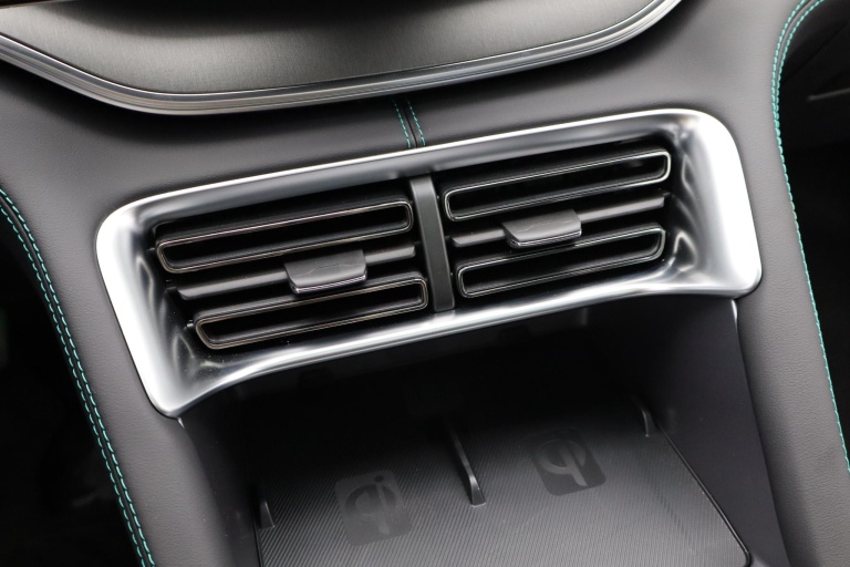 BYD SEAL U - 1.5 DM-i FWD Boost 17