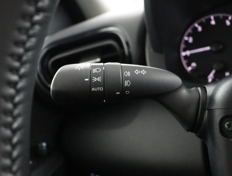 Toyota Yaris - 1.5 VVT-i First Edition 28