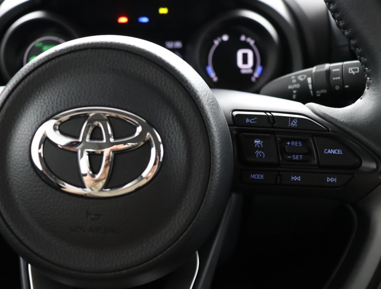 Toyota Yaris - 1.5 Hybrid Dynamic 18