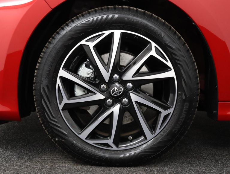Toyota Yaris - 1.5 Hybrid Dynamic 36
